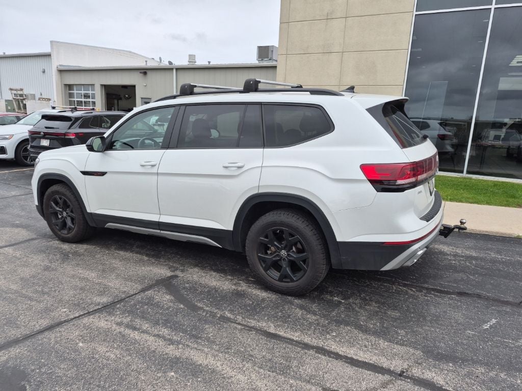 2024 Volkswagen Atlas 2.0T Peak Edition SEL