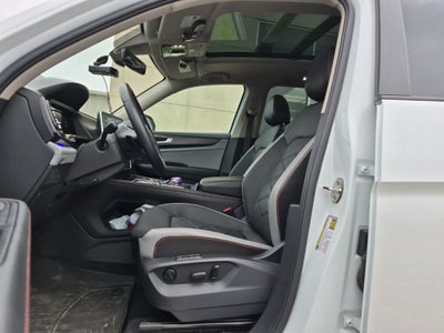 2024 Volkswagen Atlas 2.0T Peak Edition SEL