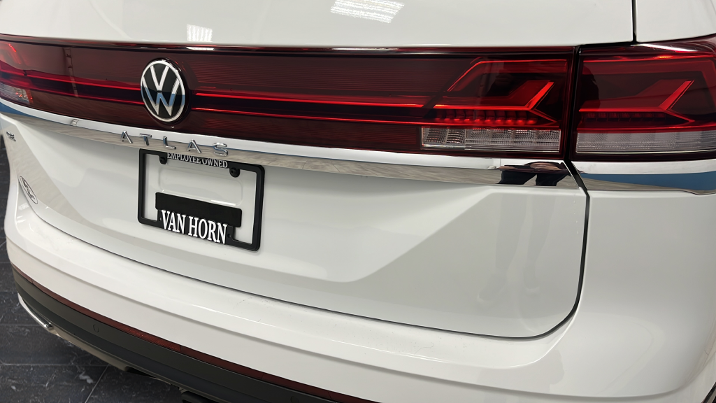 2025 Volkswagen Atlas 2.0T SE w/Technology