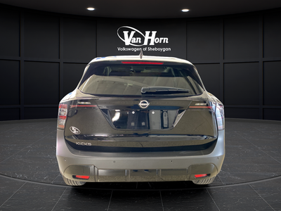 2025 Nissan Kicks SV