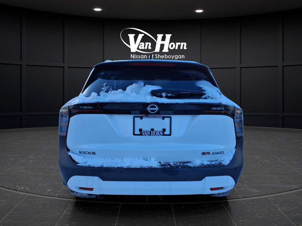 2026 Nissan Kicks SR