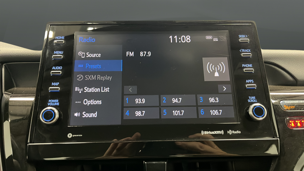2023 Toyota Camry Hybrid XLE