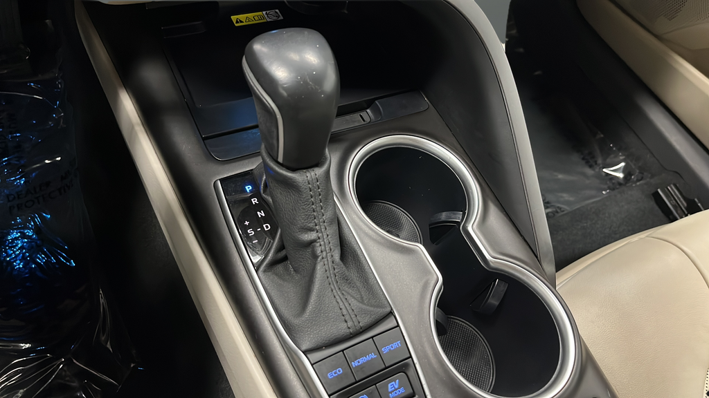 2023 Toyota Camry Hybrid XLE