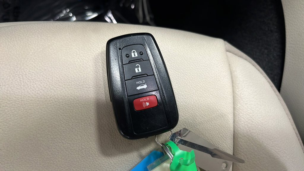 2023 Toyota Camry Hybrid XLE