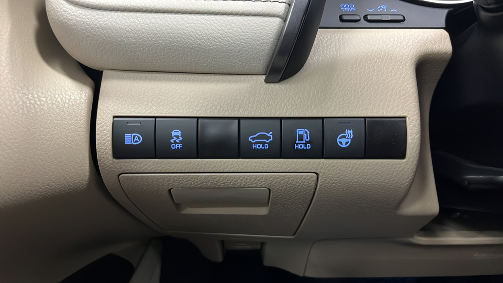 2023 Toyota Camry Hybrid XLE