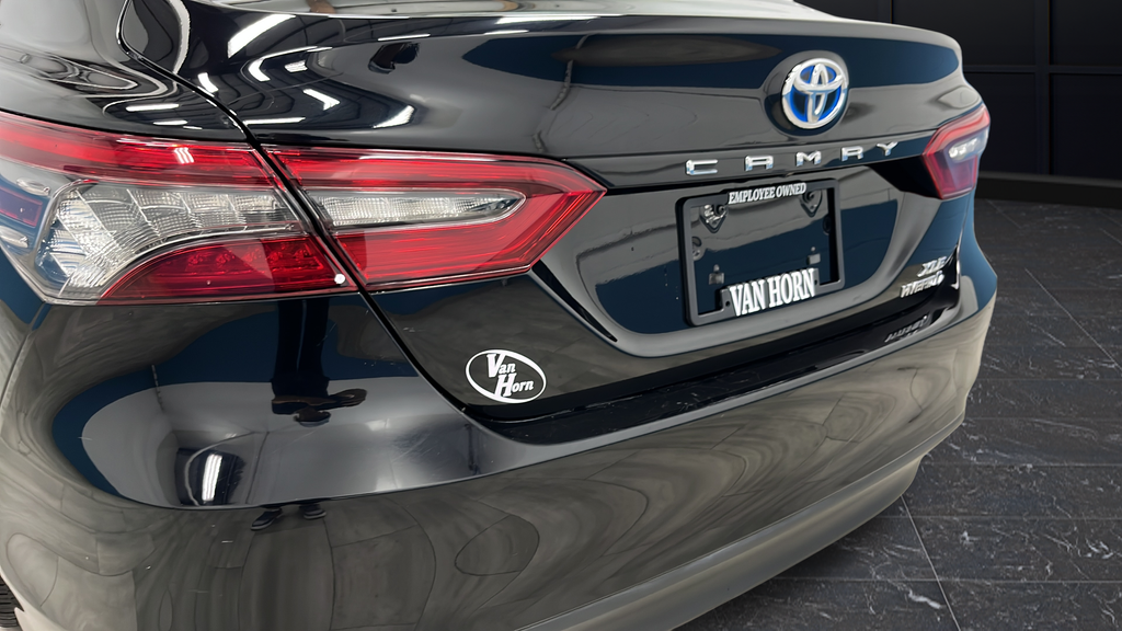 2023 Toyota Camry Hybrid XLE