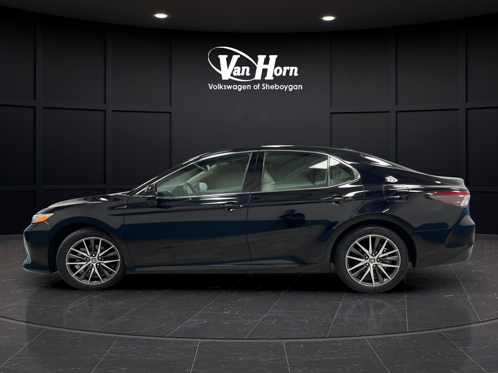 2023 Toyota Camry Hybrid XLE