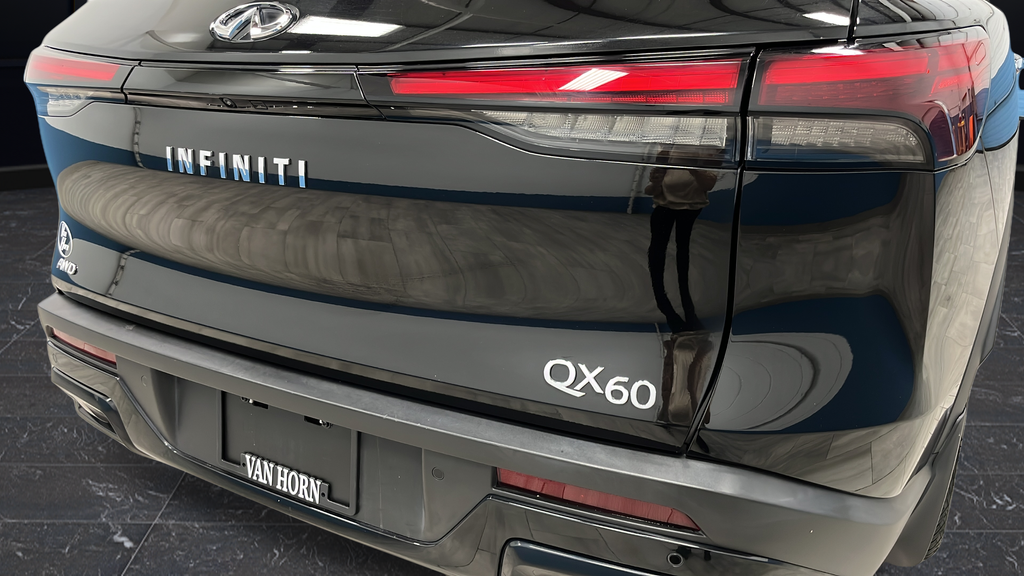 2024 INFINITI QX60 LUXE