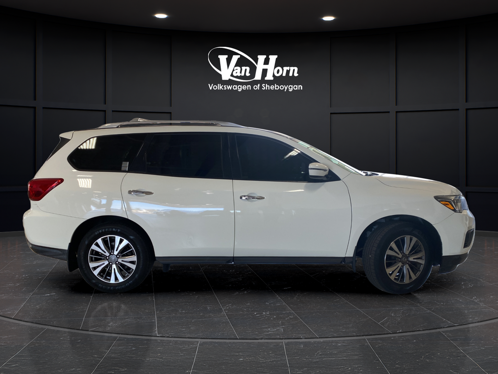 2020 Nissan Pathfinder S