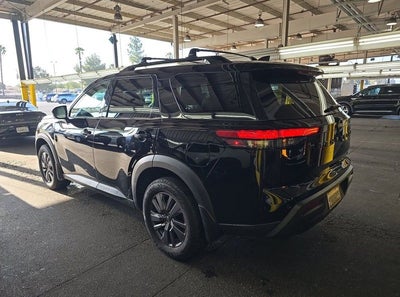 2022 Nissan Pathfinder SV