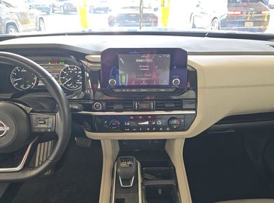2022 Nissan Pathfinder SV