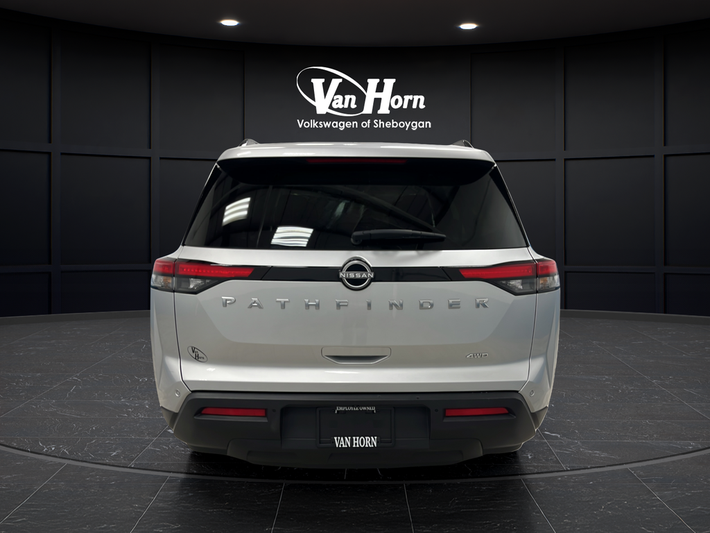 2025 Nissan Pathfinder SV