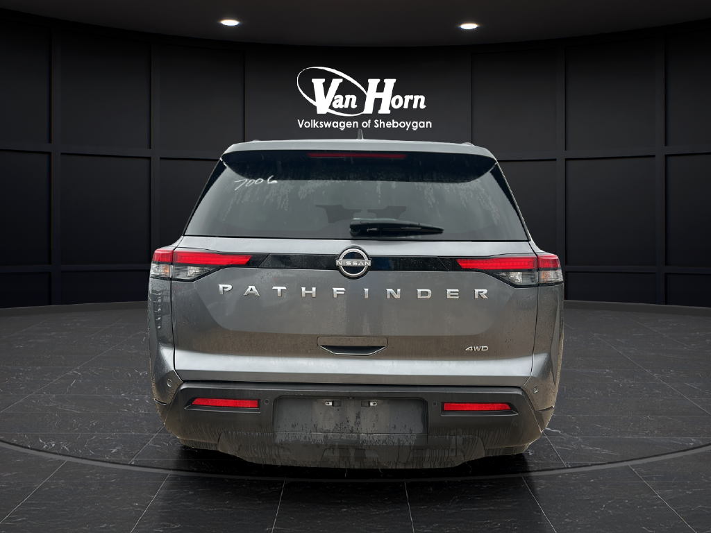 2025 Nissan Pathfinder SV