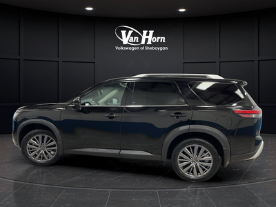 2024 Nissan Pathfinder SL