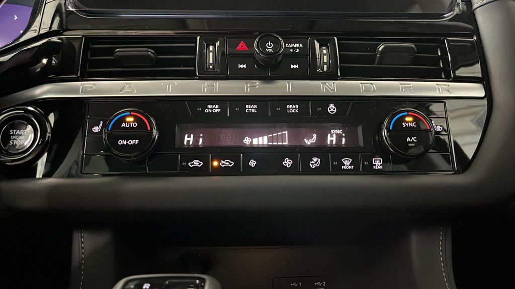 2026 Nissan Pathfinder SL