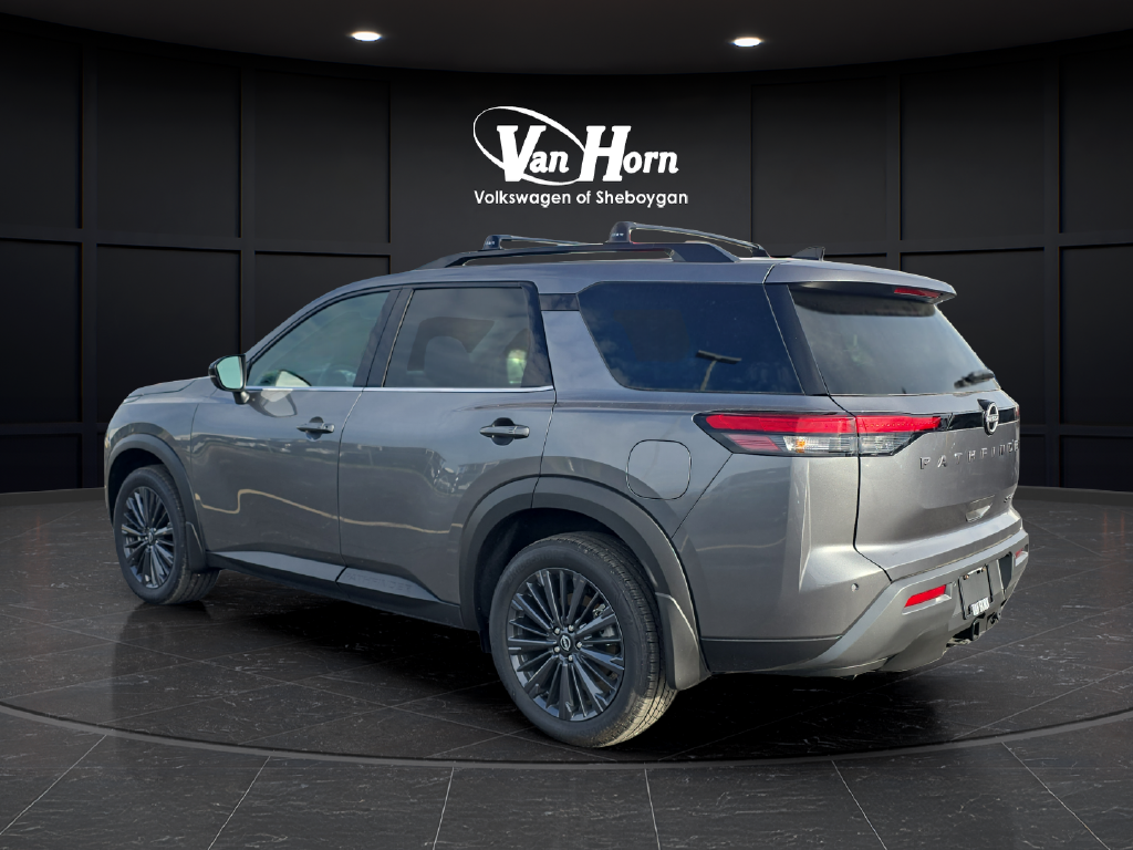 2026 Nissan Pathfinder SL