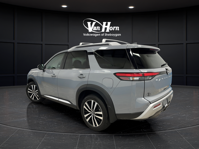 2025 Nissan Pathfinder Platinum