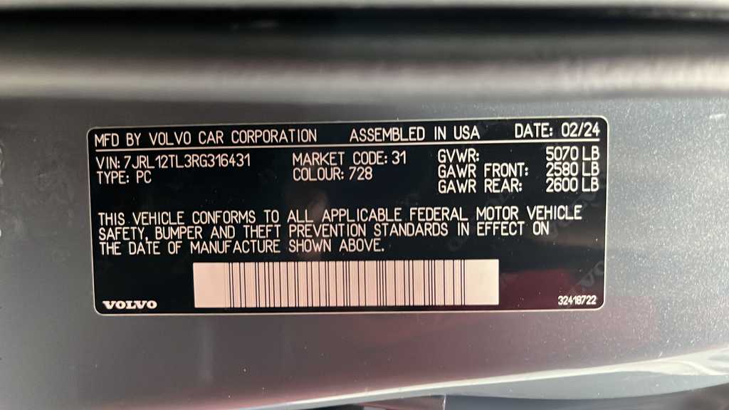 2024 Volvo S60 B5 Plus Dark Theme