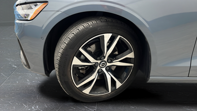 2024 Volvo S60 B5 Plus Dark Theme