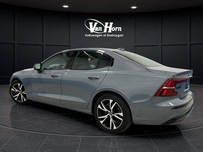 2024 Volvo S60 B5 Plus Dark Theme