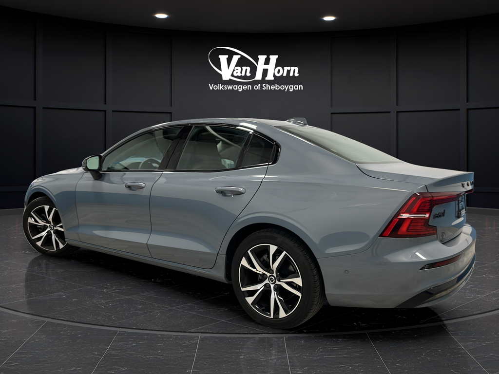 2024 Volvo S60 B5 Plus Dark Theme