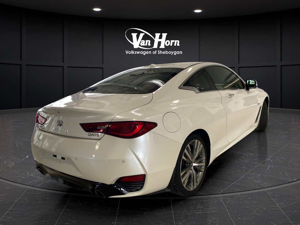 2017 INFINITI Q60 Red Sport 400