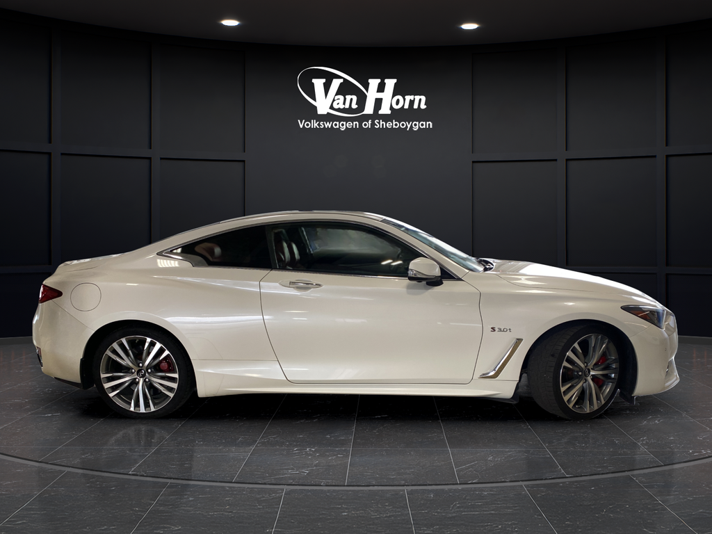2017 INFINITI Q60 Red Sport 400