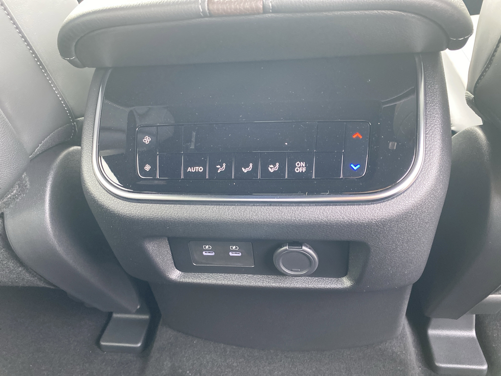 2025 Nissan Armada SL