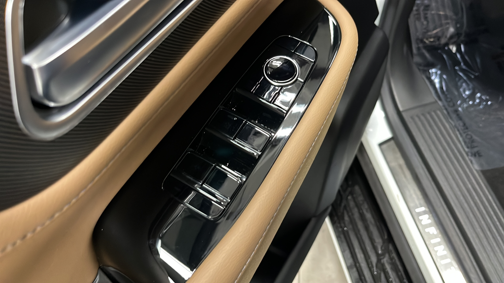 2025 INFINITI QX80 LUXE