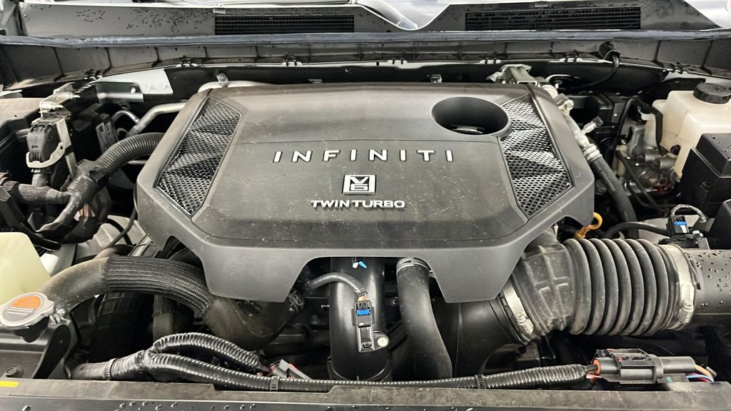 2025 INFINITI QX80 LUXE