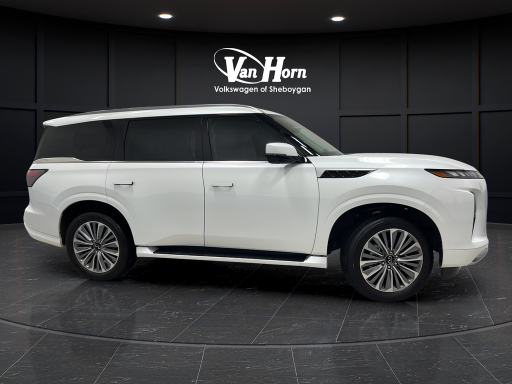 2025 INFINITI QX80 LUXE