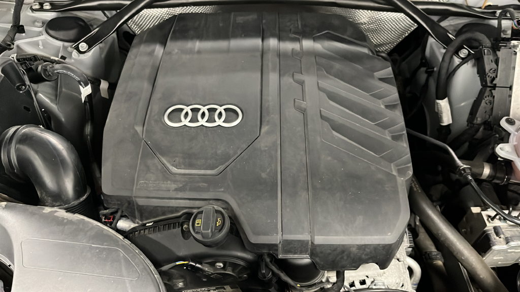 2024 Audi Q5 45 S line Premium quattro