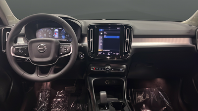 2022 Volvo XC40 Momentum