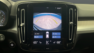 2022 Volvo XC40 Momentum