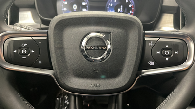 2022 Volvo XC40 Momentum