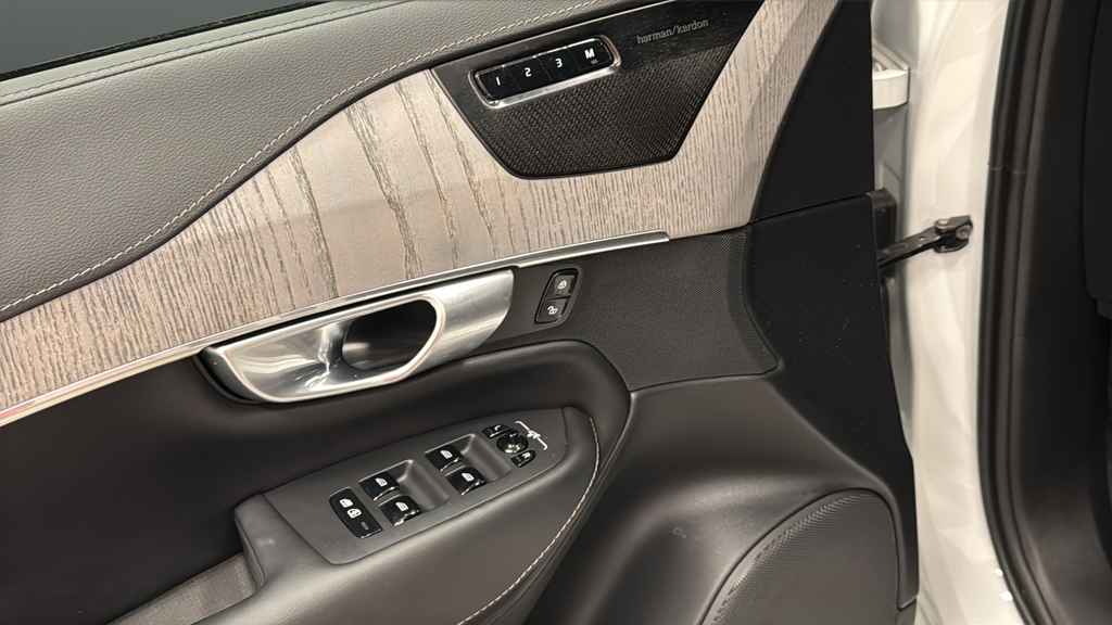 2024 Volvo XC90 Recharge Plug-In Hybrid Ultimate
