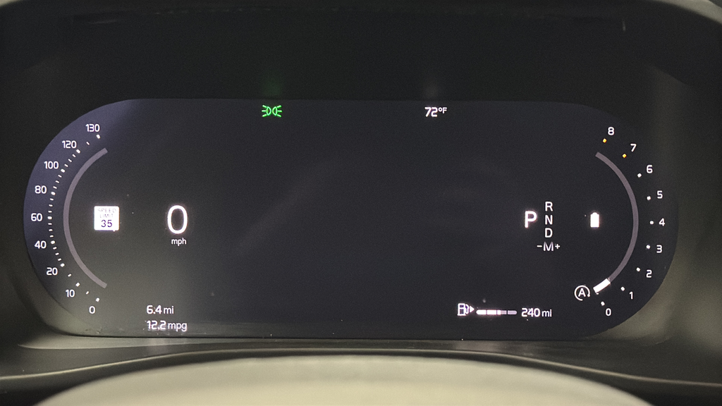 2023 Volvo XC40 B5 Plus Dark Theme