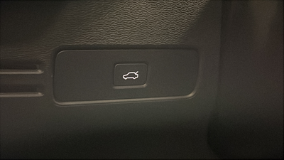 2023 Volvo XC40 B5 Plus Bright Theme