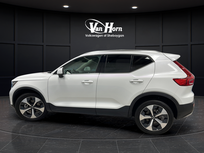 2023 Volvo XC40 B5 Plus Bright Theme