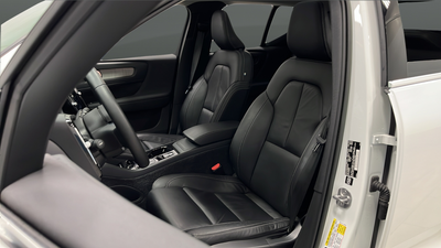 2023 Volvo XC40 B5 Plus Bright Theme