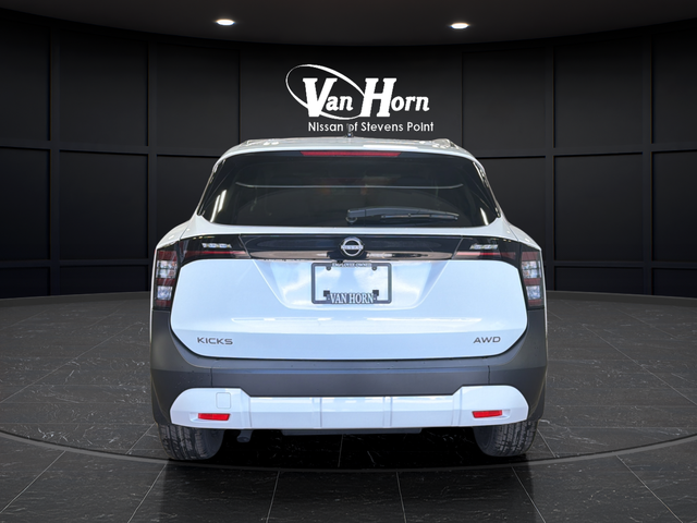2027 Nissan Kicks SV