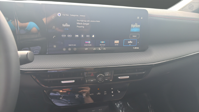 2027 Nissan Kicks SR