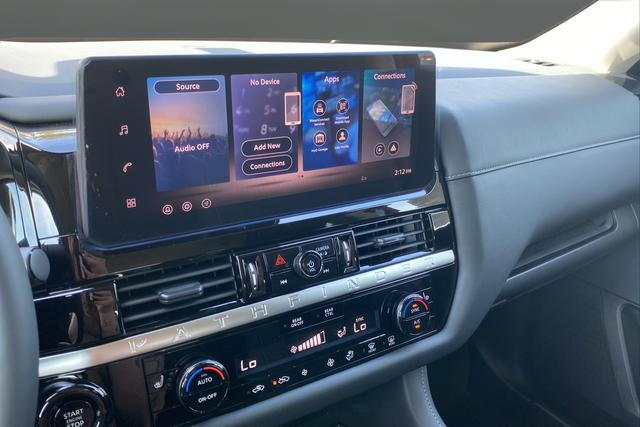2026 Nissan Pathfinder SV