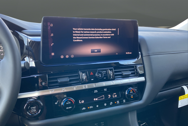 2026 Nissan Pathfinder SV