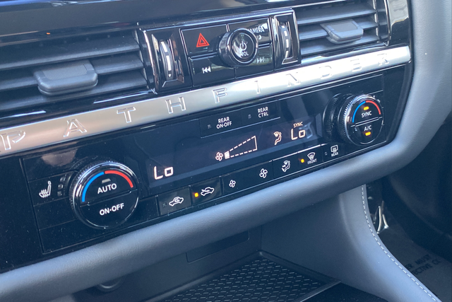 2026 Nissan Pathfinder SV