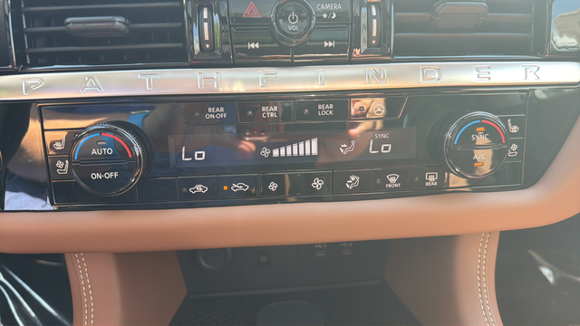 2026 Nissan Pathfinder Platinum