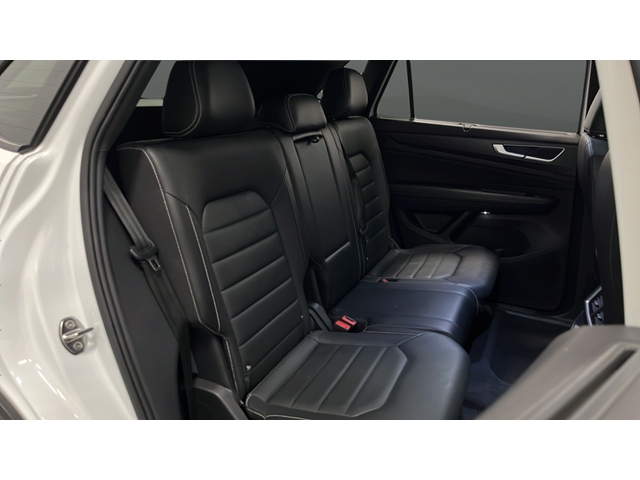 2025 Volkswagen Atlas Cross Sport 2.0T SEL R-Line Black