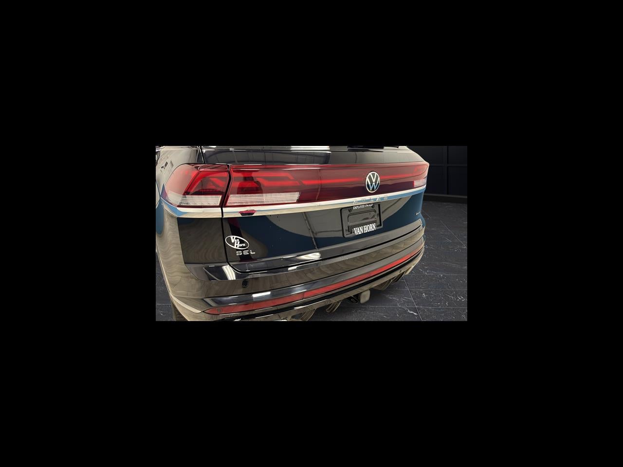 2024 Volkswagen Atlas Cross Sport 2.0T SEL R-Line
