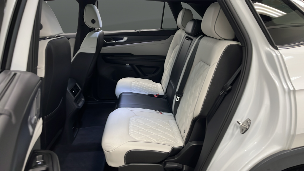 2024 Volkswagen Atlas Cross Sport 2.0T SEL Premium R-Line