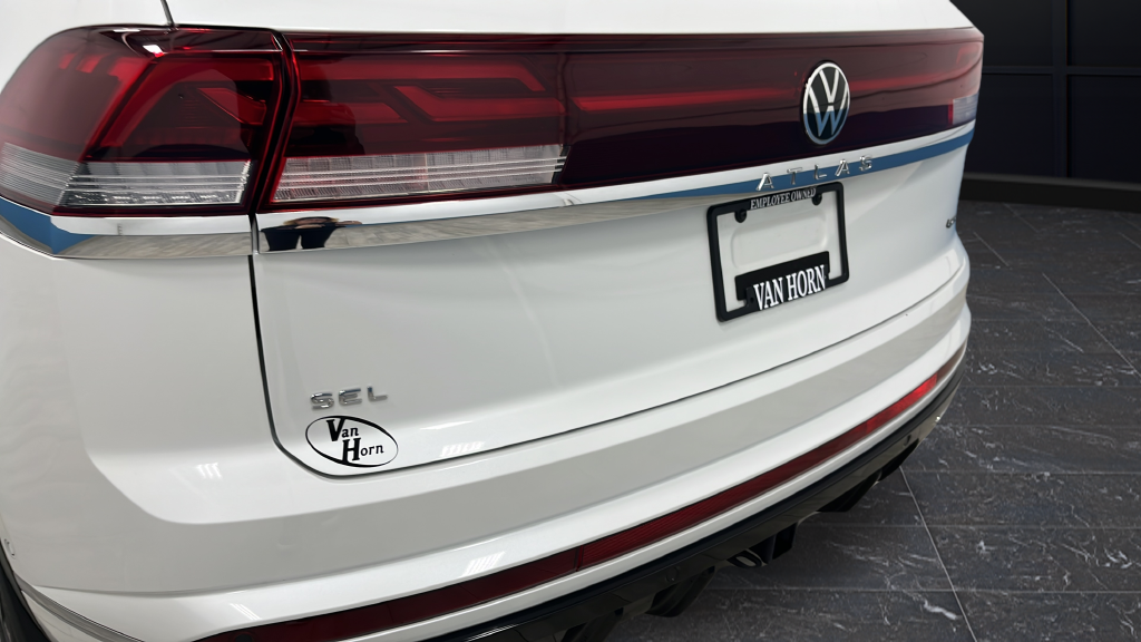2024 Volkswagen Atlas Cross Sport 2.0T SEL Premium R-Line